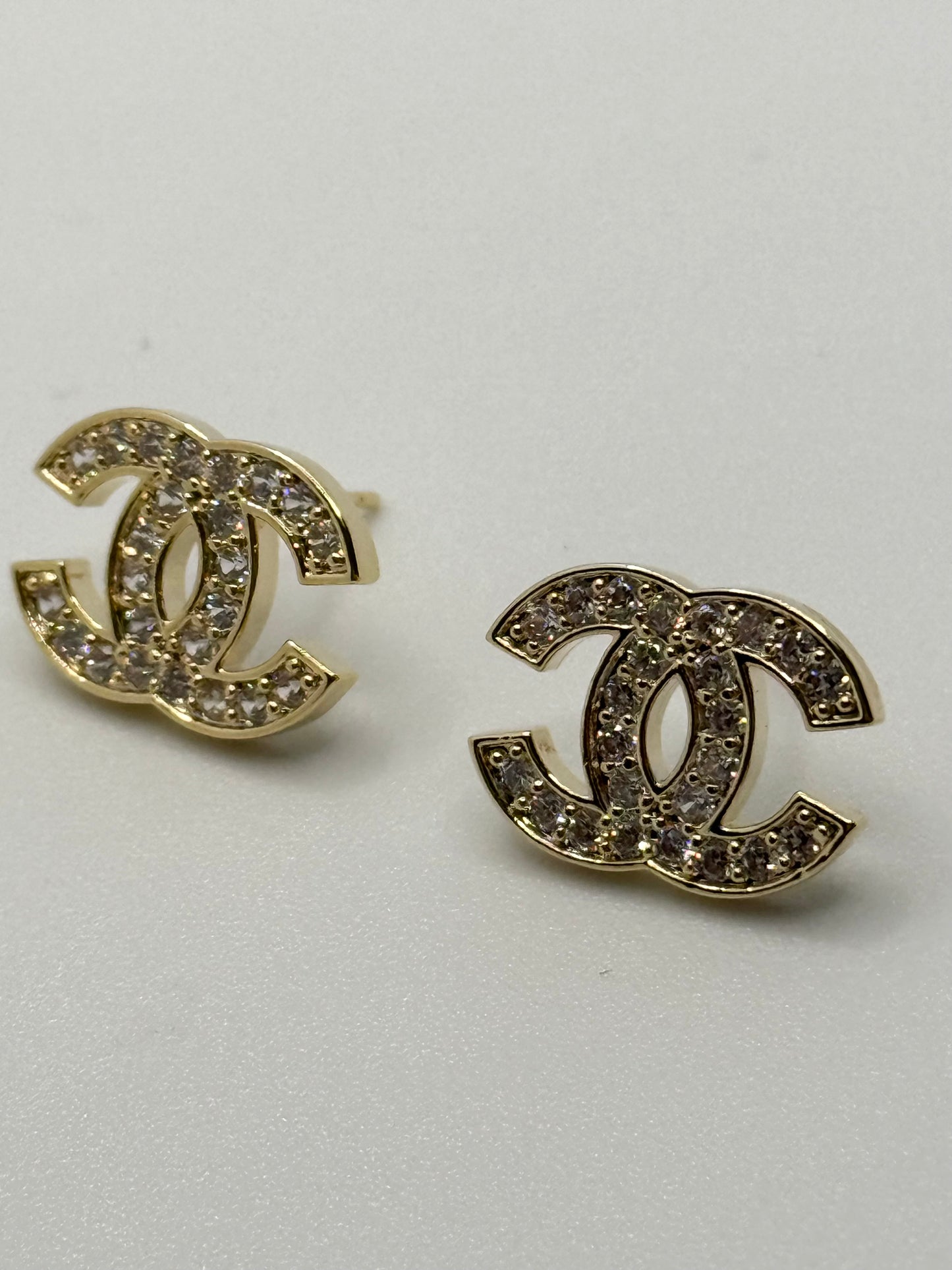 CC Luxe -- Double C Chunky Earrings - Gold
