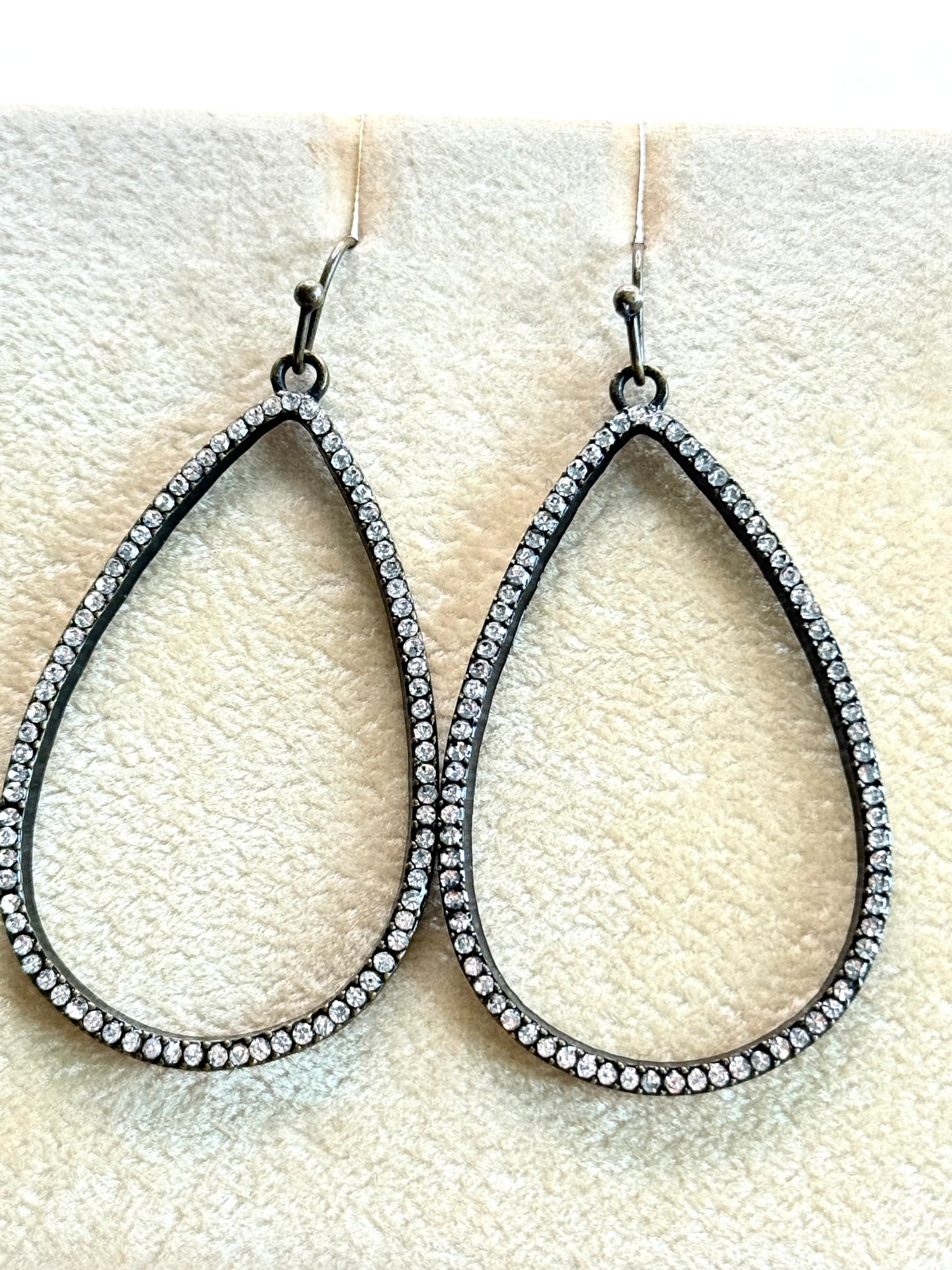 Kiki Out On The Town Earrings