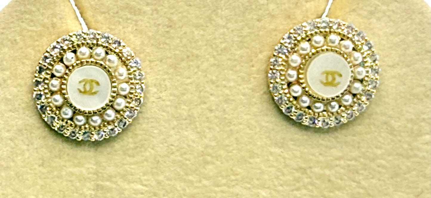 CC Luxe Round Gold Earrings with Pearls