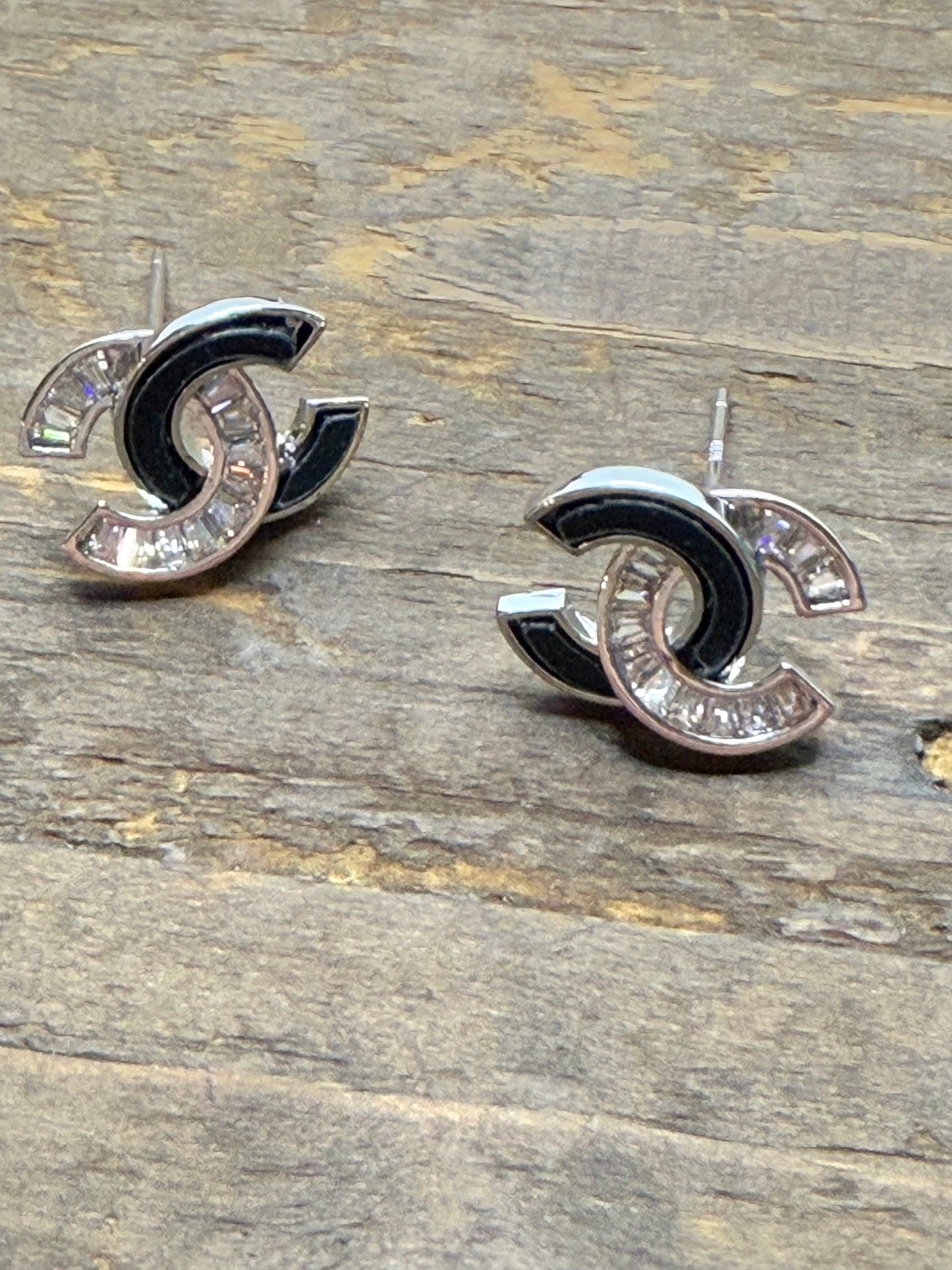 CC Luxe -- Double C Chunky Earrings - Silver and Black