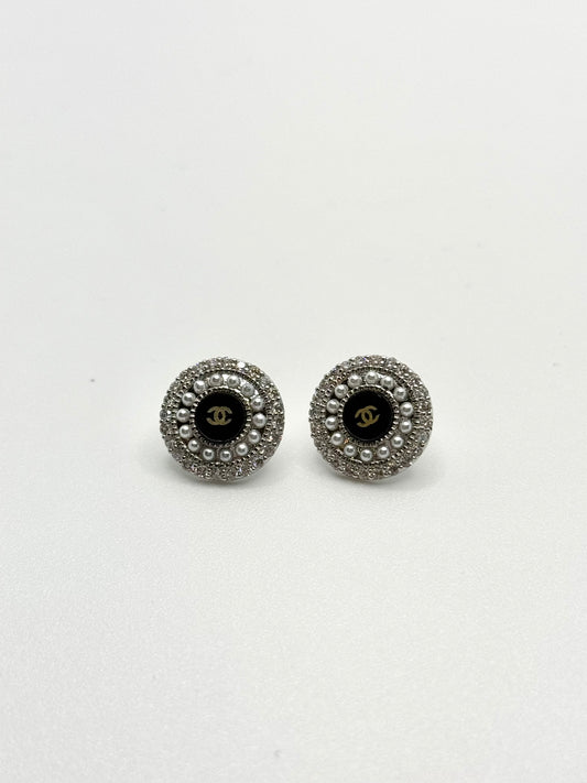 CC Luxe Round Earrings with Pearls - Silver