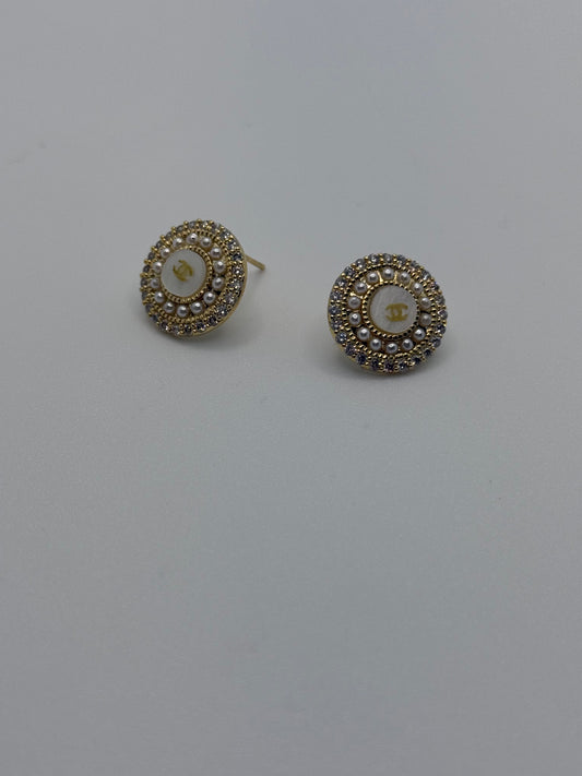 CC Luxe Round Gold Earrings with Pearls