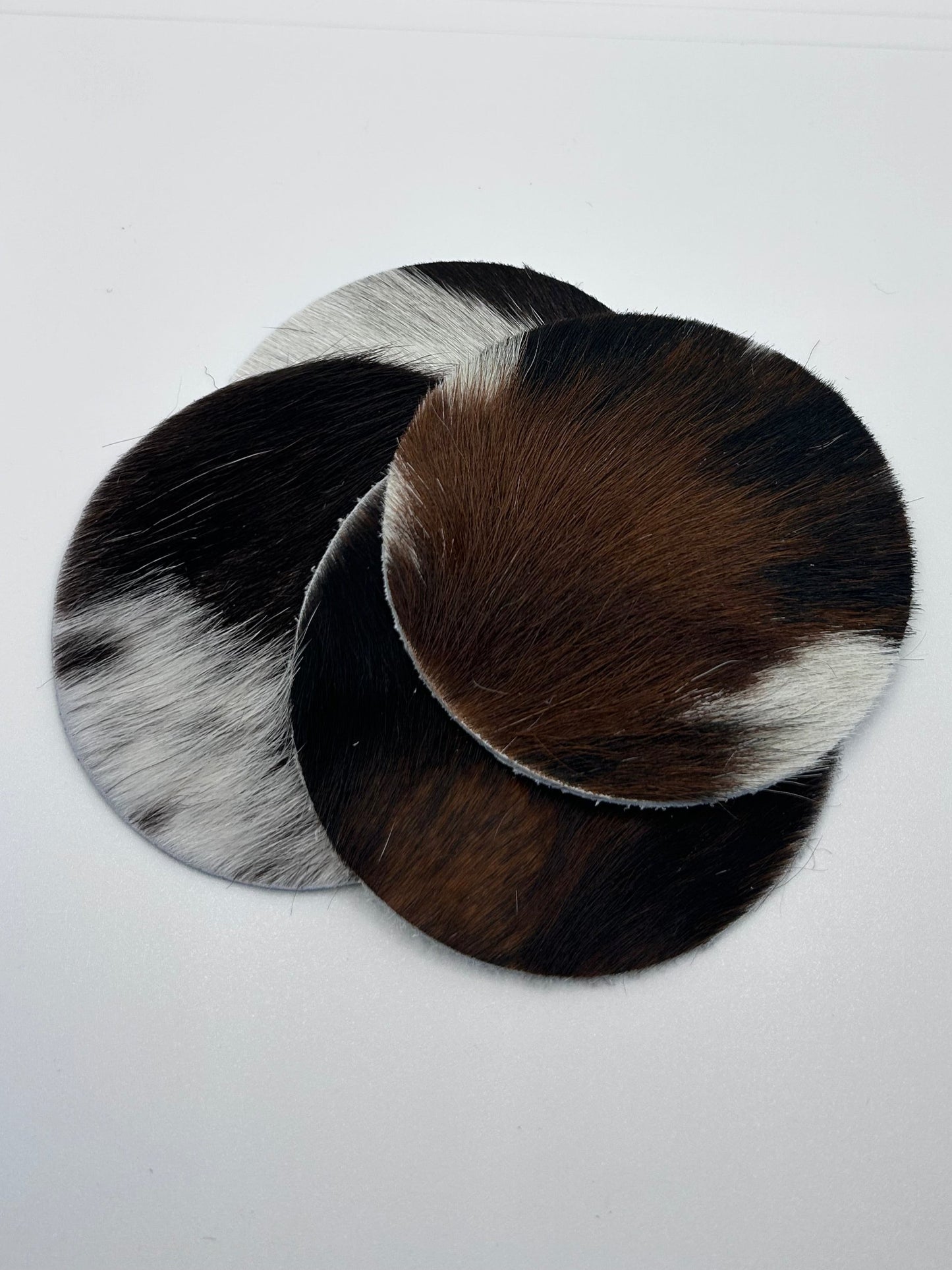 Round Leather Coasters Rustic Elegance Leather Coasters – Classic Brown and White